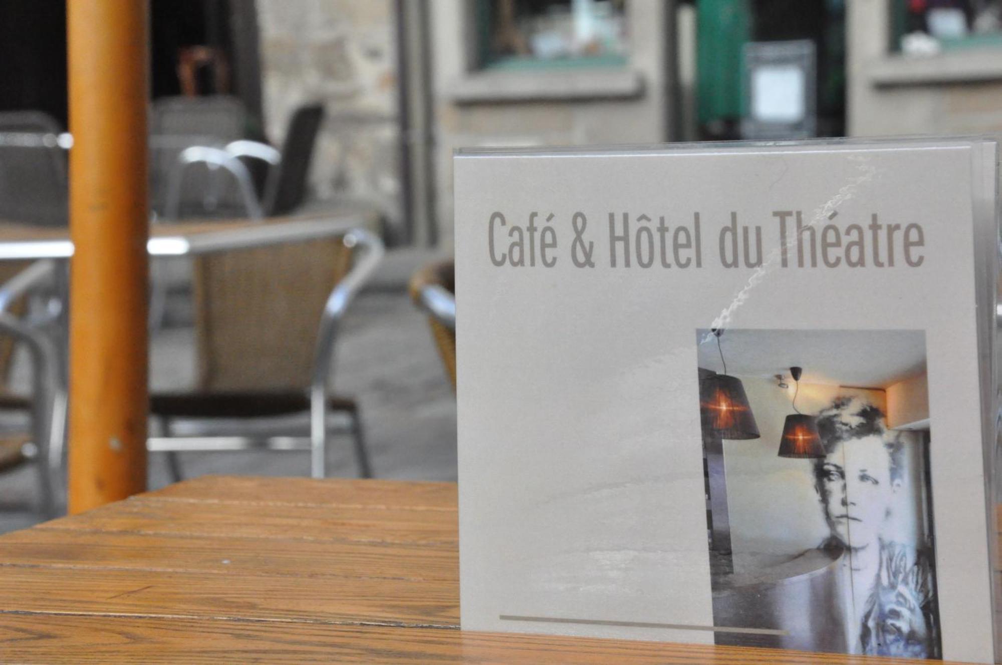 دينان Cafe Hotel Du Theatre المظهر الخارجي الصورة
